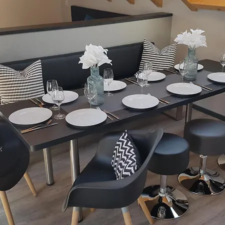 Apartment Familien- U Gruppenunterkunft Luxus-dachloft 2 Weitere Schlafzimmern Bensheim