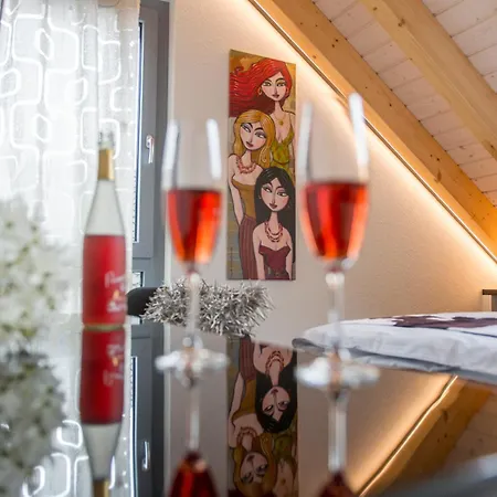 Apartment Familien- U Gruppenunterkunft Luxus-dachloft 2 Weitere Schlafzimmern