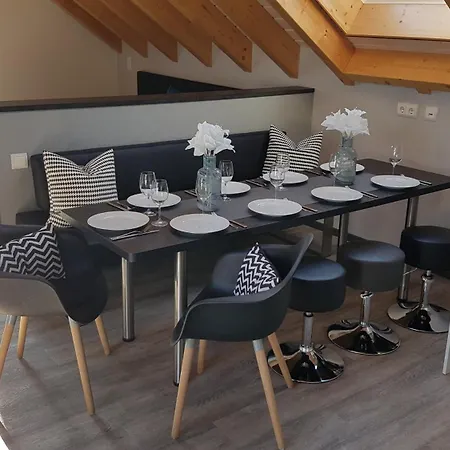 Familien- U Gruppenunterkunft Luxus-dachloft 2 Weitere Schlafzimmern Apartment